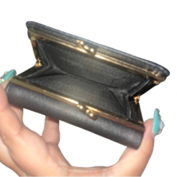 Olivia Miller Trifold KissLock Coin Purse Heart Shaped Clasps, Faux Leather, BLK - Picture 3 of 12